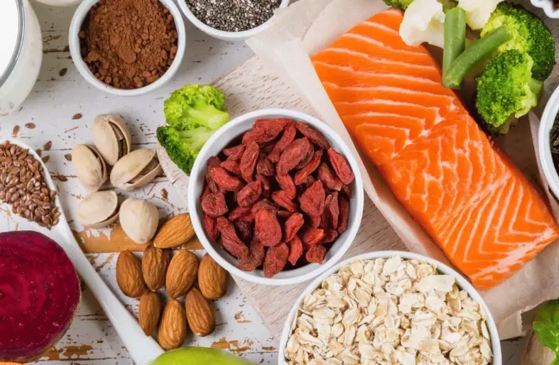 how much to feed cat to lose weight